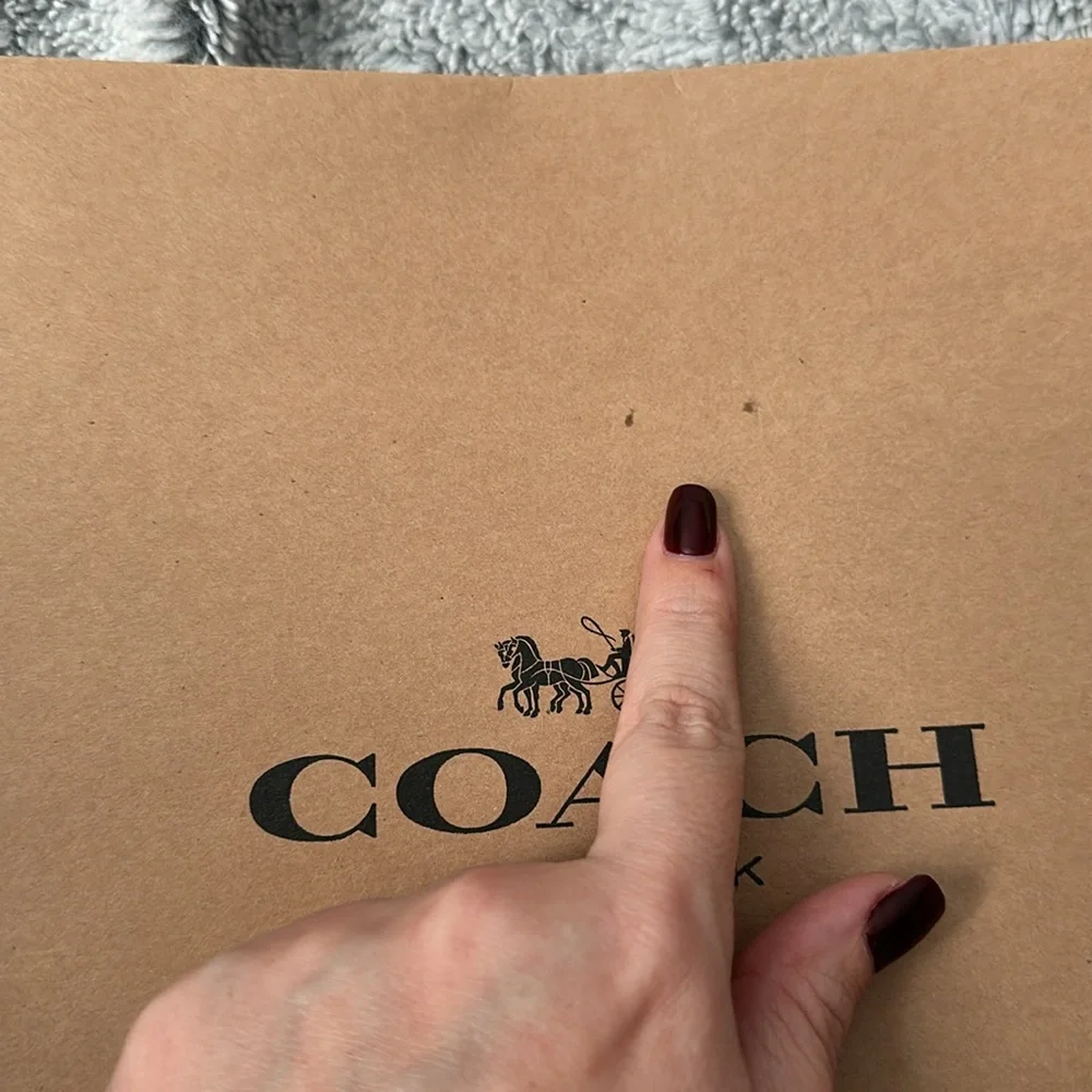 Coach Gift Box (single) - Picture 2 of 9